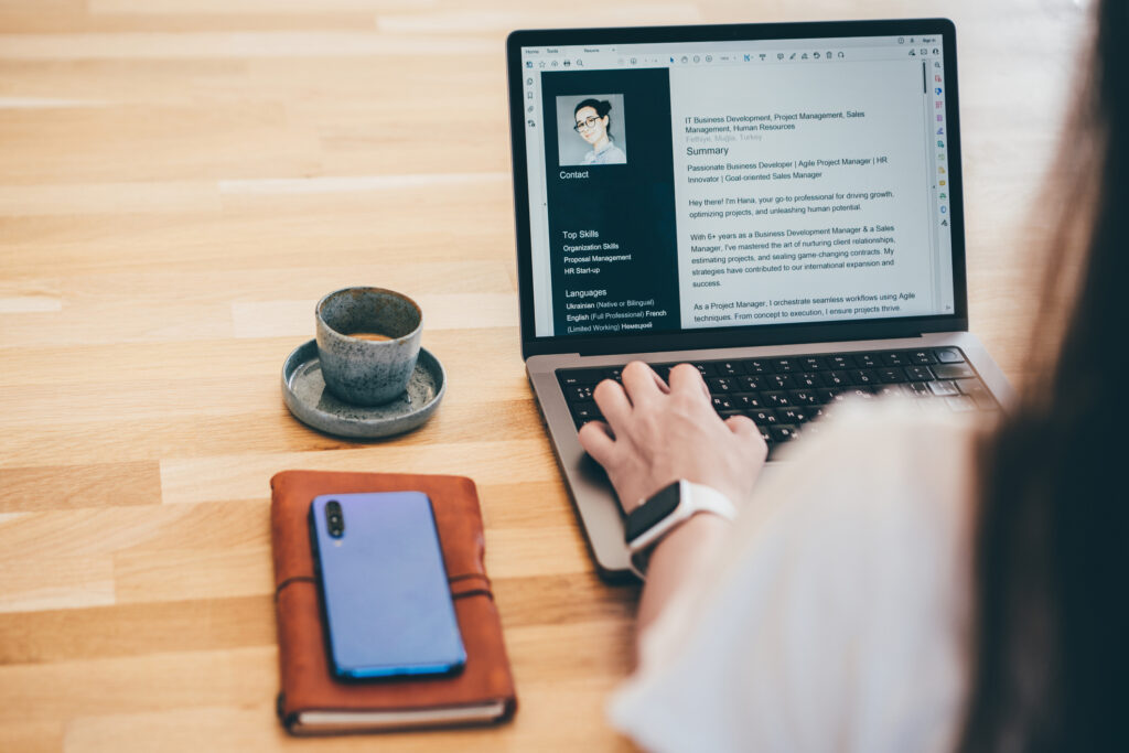 10 ways to make your CV stand out in the Brussels Bubble